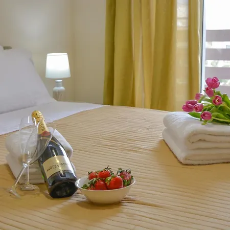 Amore Apartment アパート